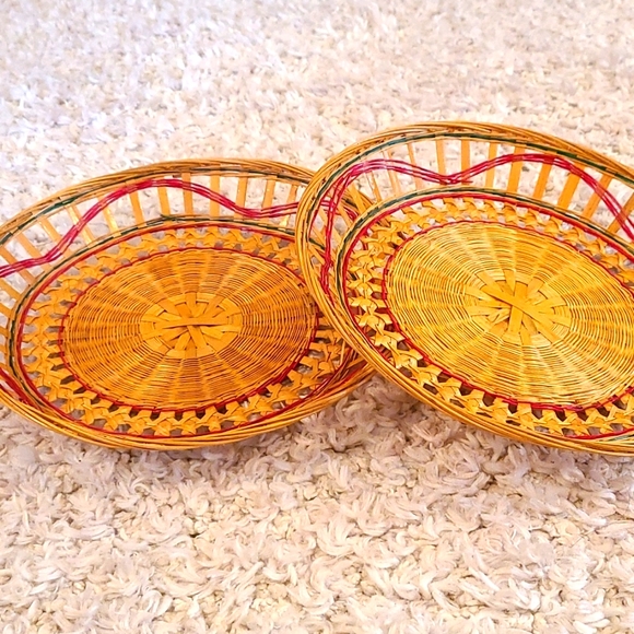 Two straw wicker baskets bowls - Picture 1 of 10